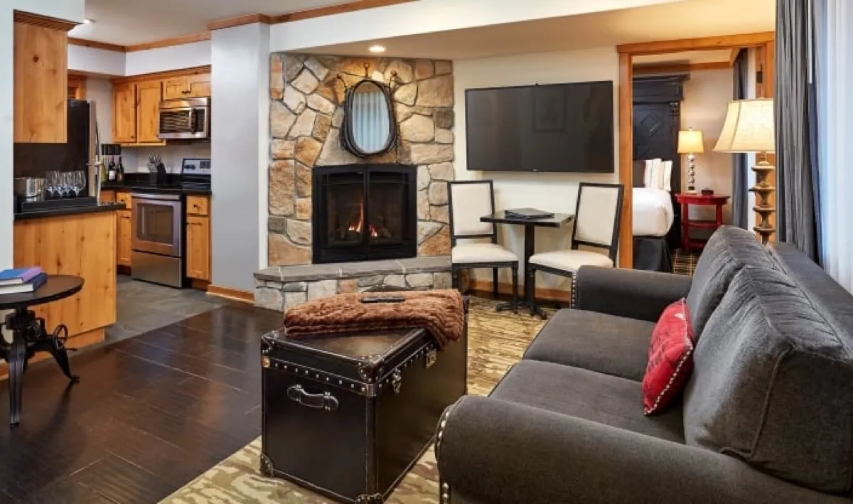 Three-Bedroom Suite with Kitchen at The Landing